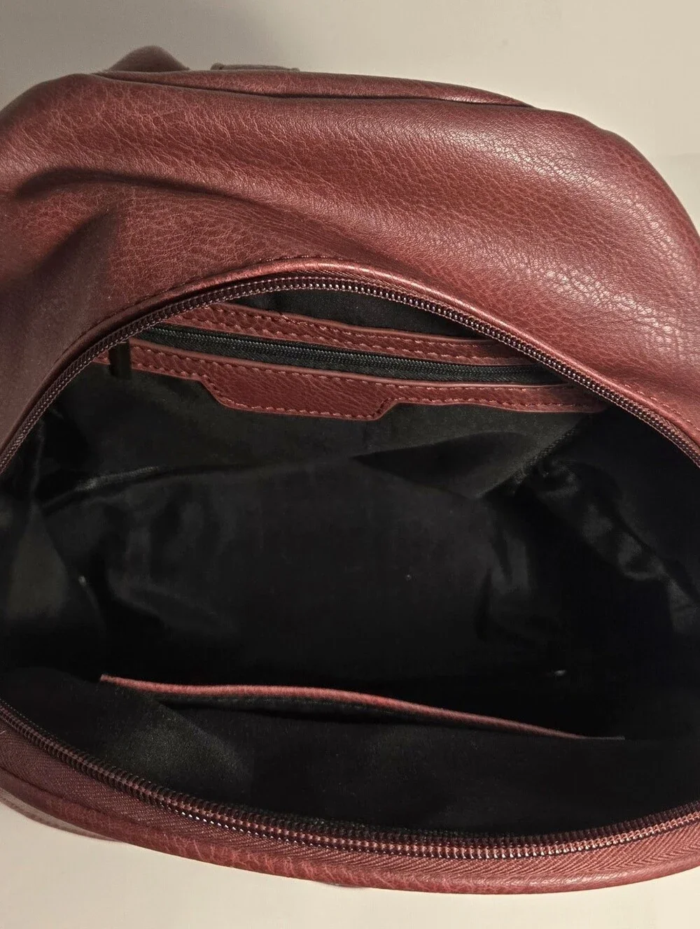 Harry Potter Hogwarts School Crest Maroon Faux Leather Backpack Bag Pockets NWOT